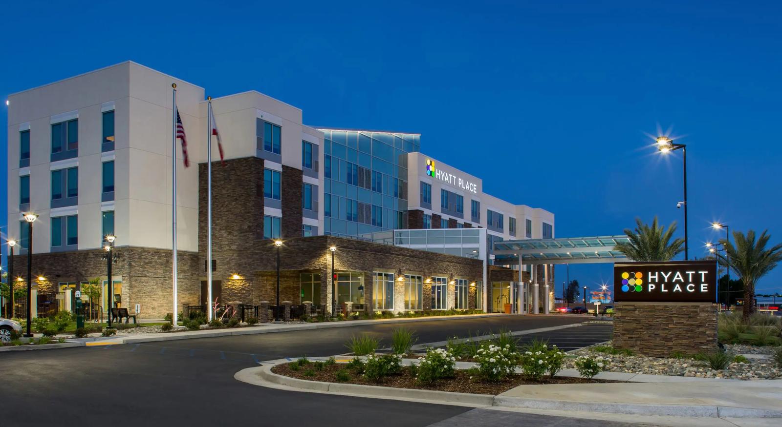 Hyatt Place Delano, Delano, California, photograph 1 of 9
